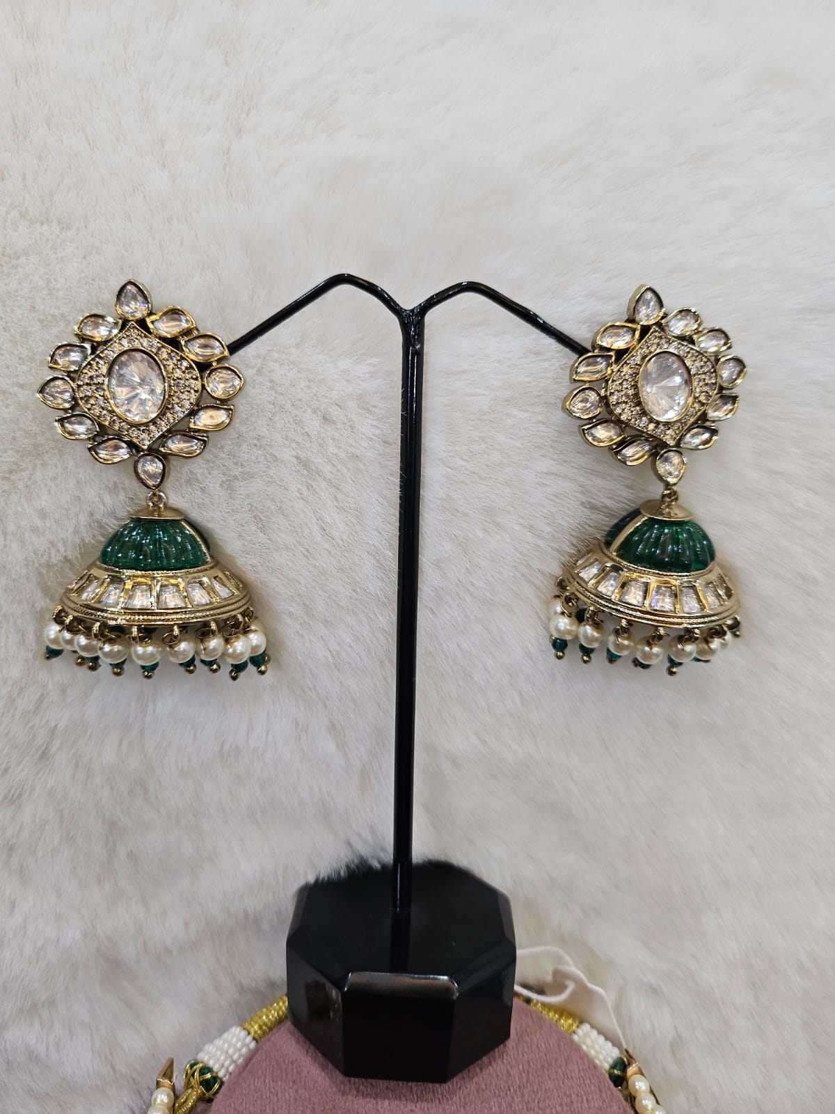 Regal Emerald Pearl Choker Set