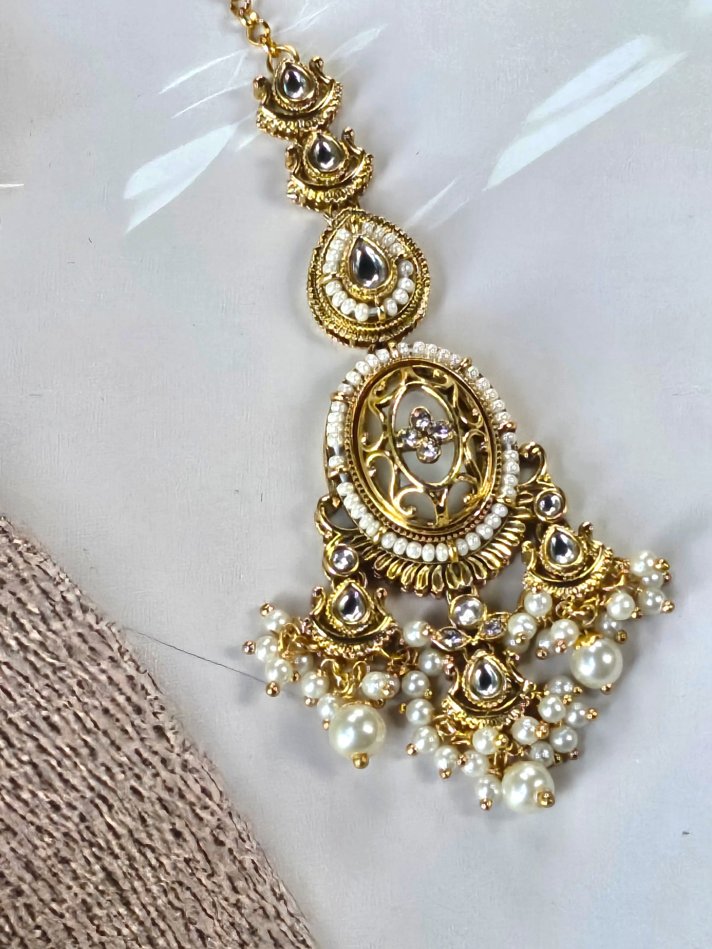 Royal Kundan Pearl Cascade Maang Tikka