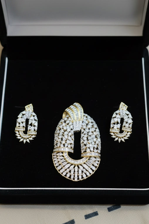 Luxury Diamond Oval Pendant set