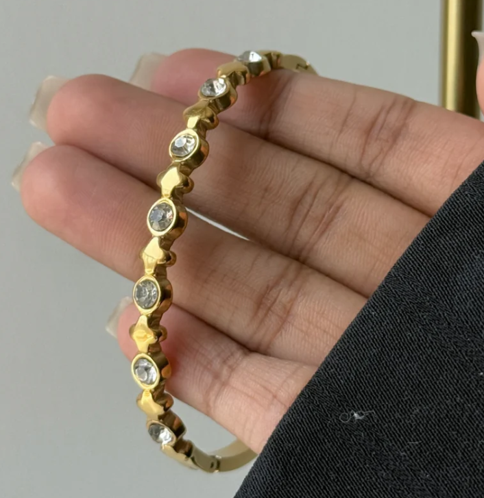 clover detail Anti Tarnish bangle