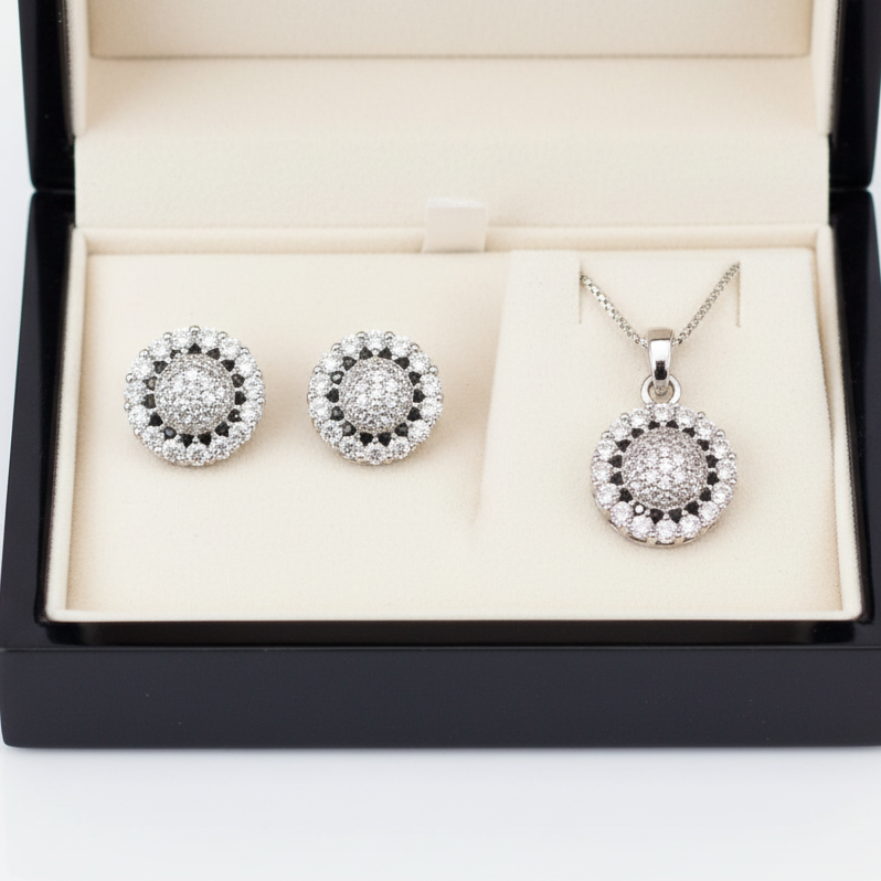 Pave setting diamond pendent set I With Chain