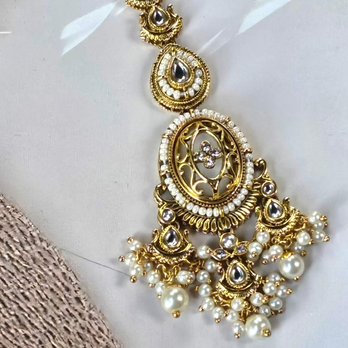 Royal Kundan Pearl Cascade Maang Tikka
