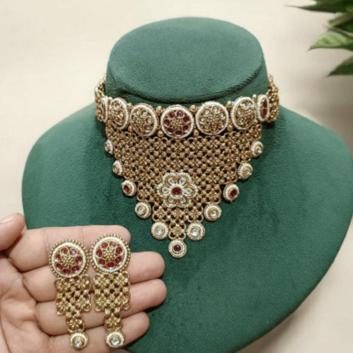 Riwaayat Royale Kundan Net Choker Set