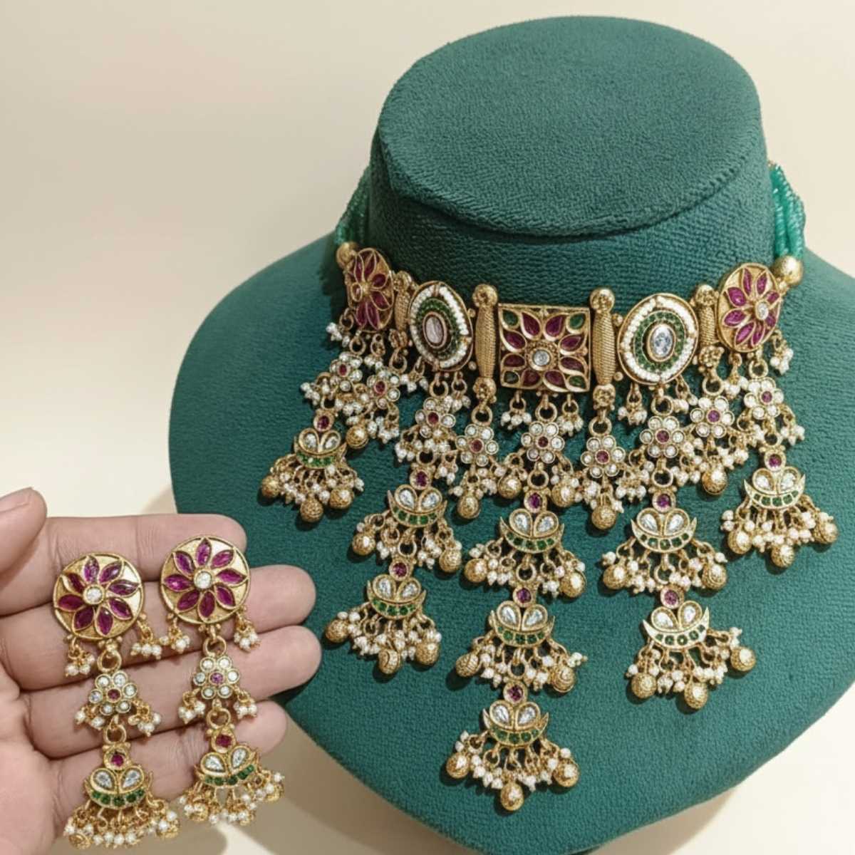Noor-e-Mehfil Kundan Choker Set