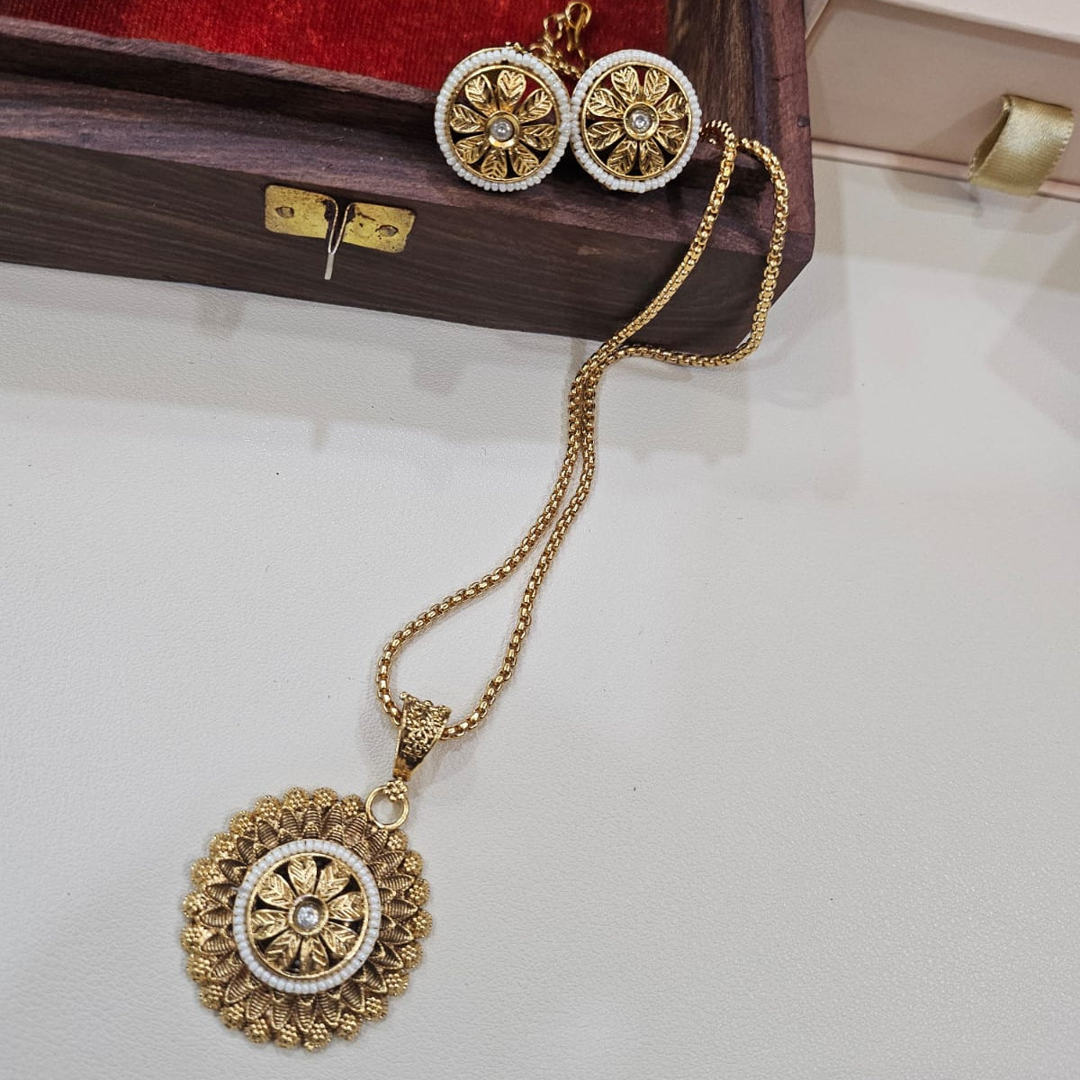 Pearl Heritage Pendant Set