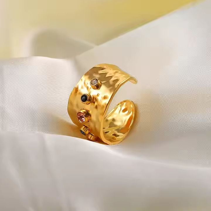 Vintage Elegance Zirconia Ring