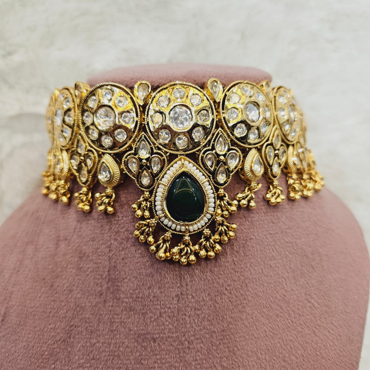 Regal Kundan Choker Set