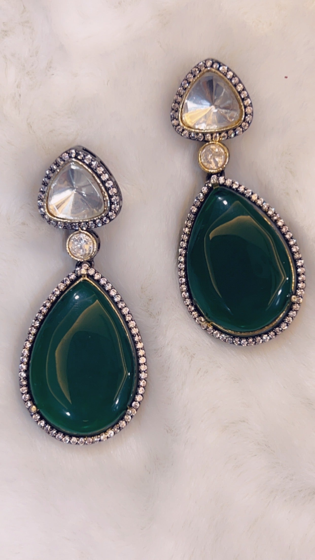 Emerald Elegance Royal Necklace Set