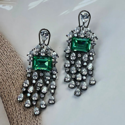 أقراط الزمرد المتتالية