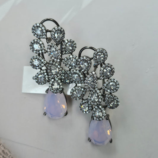 أقراط متدلية من الكريستال المتوهج القمري