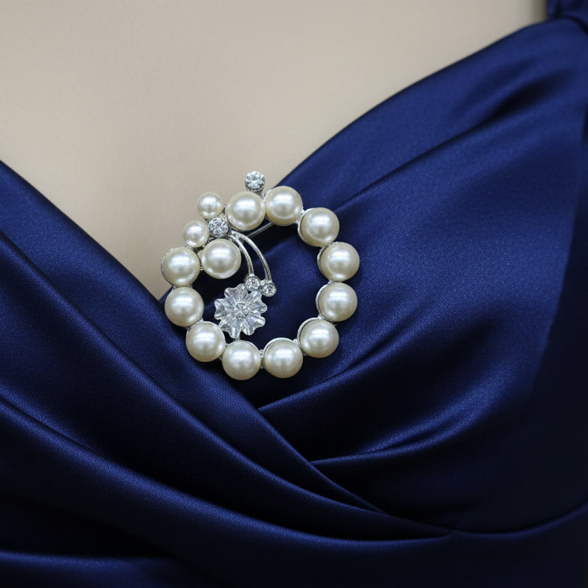 Pearl Floral Circle Brooch