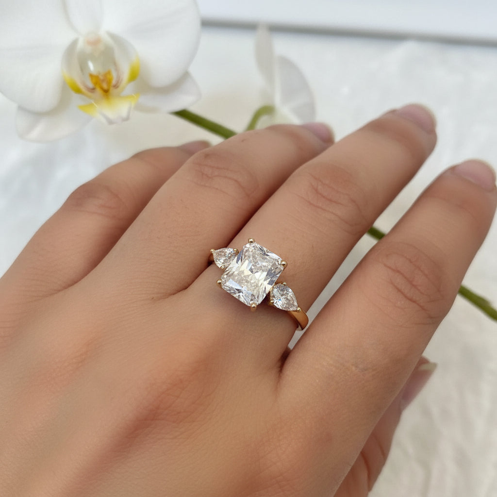 Cushion-cut Diamond Gold Ring