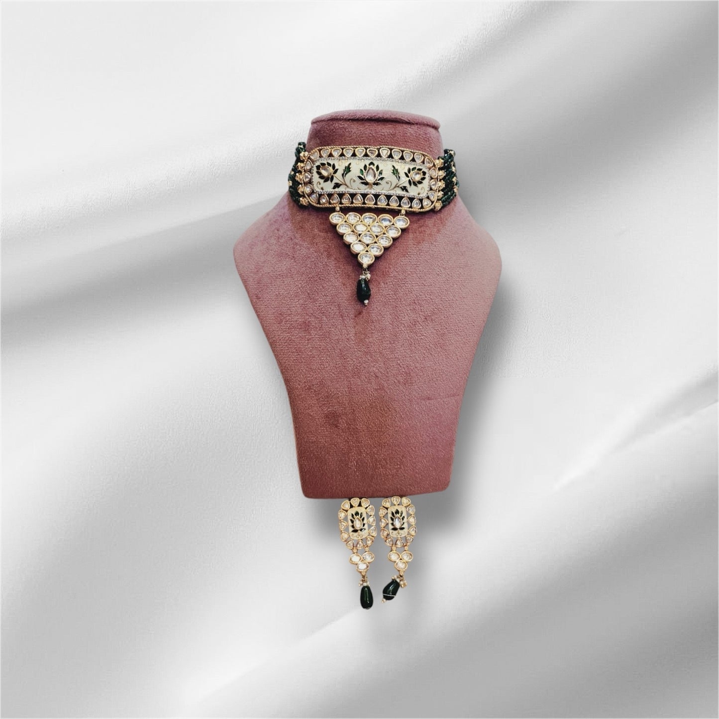 Emerald Elegance Choker