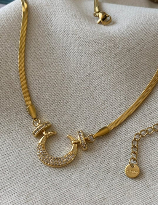Radiance Horseshoe Pendant snake Necklace