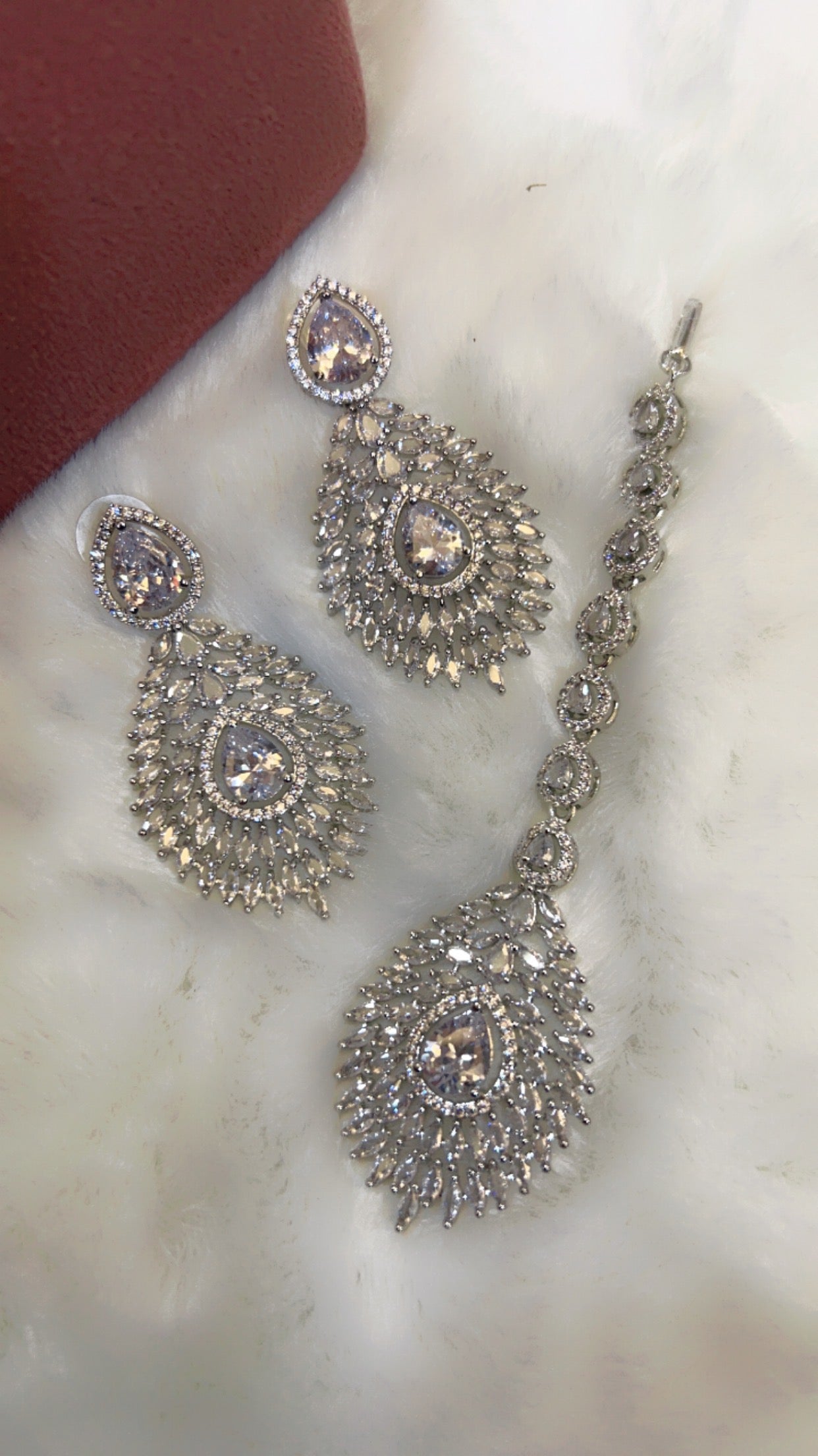 Diamond Frost Choker Set