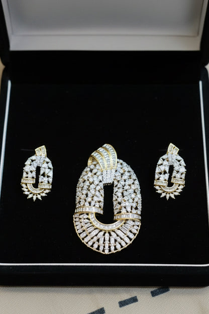 Luxury Diamond Oval Pendant set