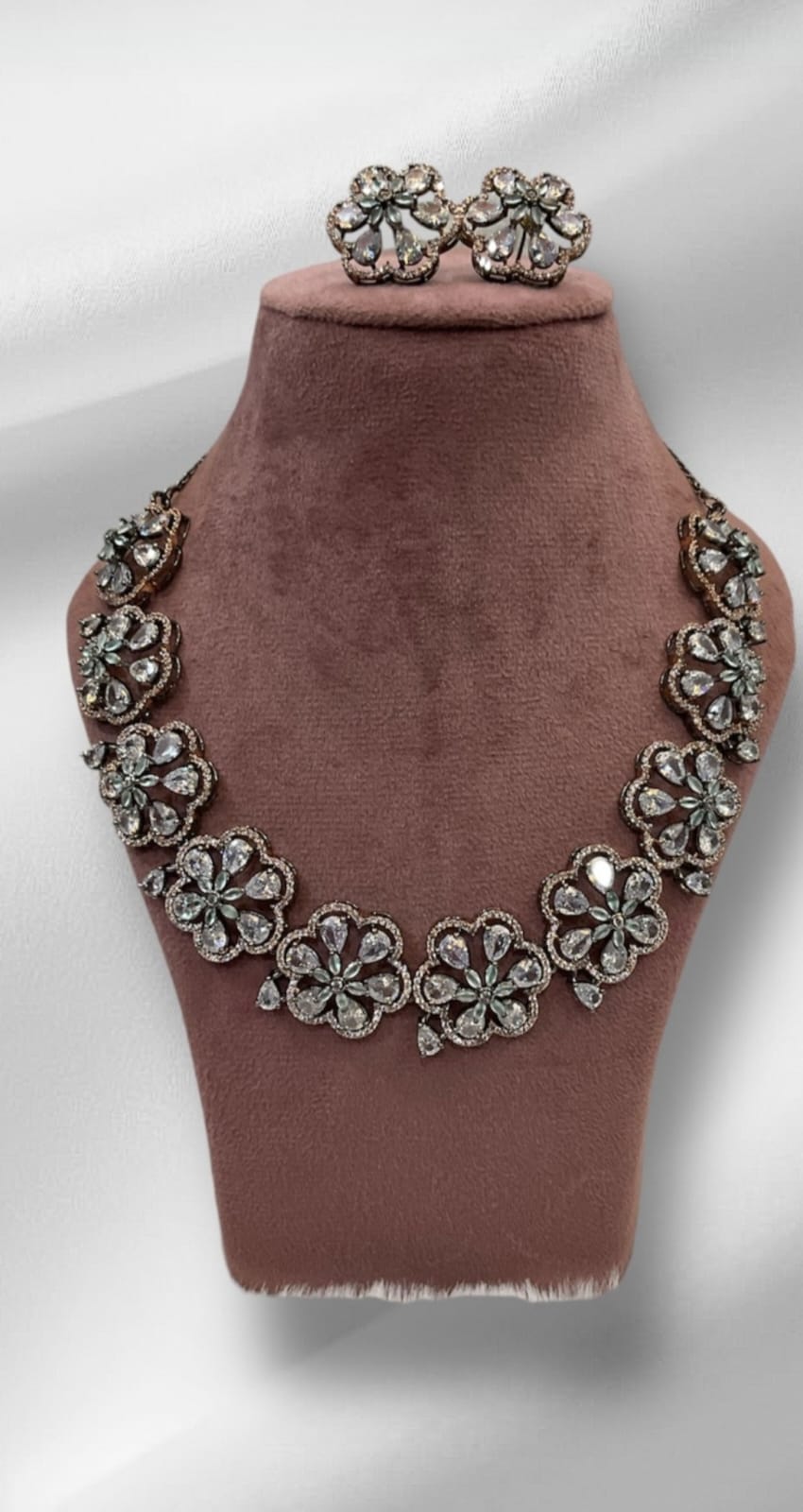 Bloom Luxe Necklace Set