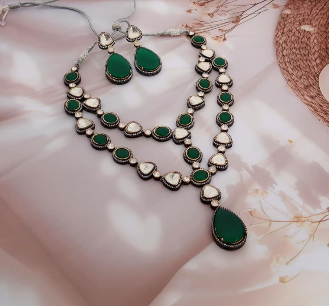 Emerald Elegance Royal Necklace Set