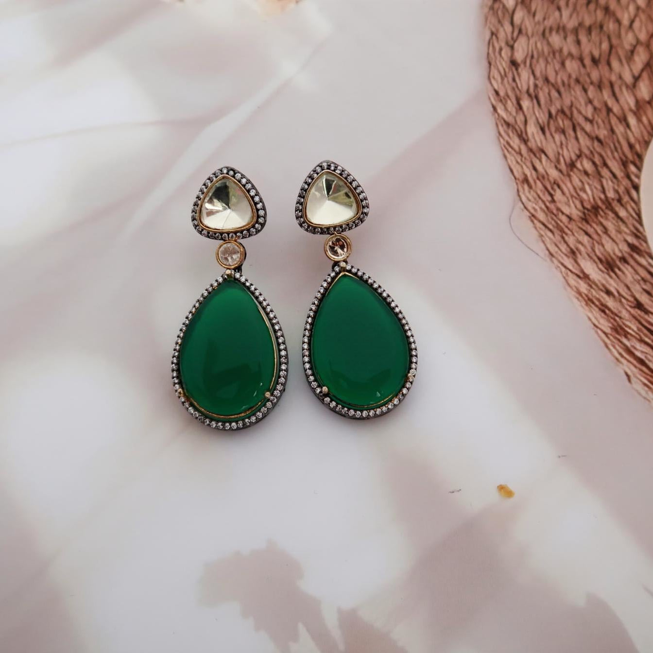 Emerald Elegance Royal Necklace Set