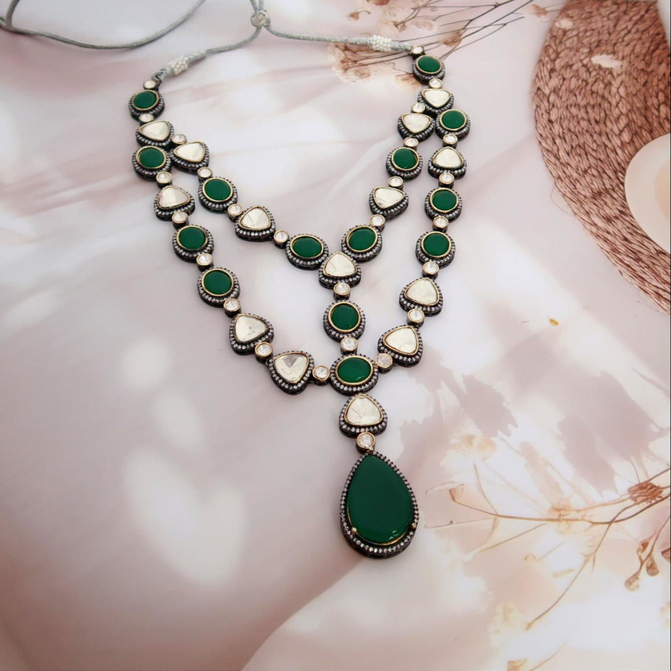Emerald Elegance Royal Necklace Set