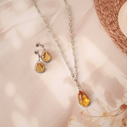 Radiance Teardrop Necklace Set