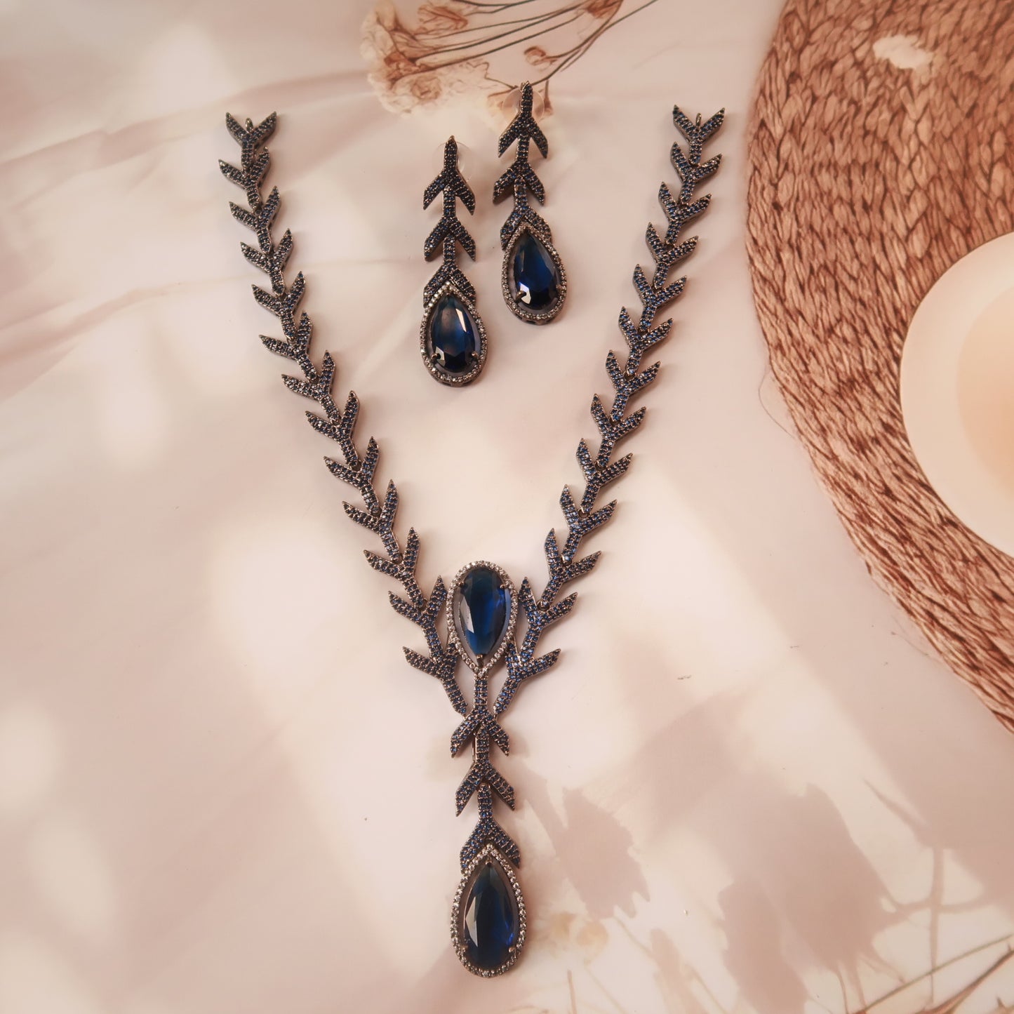 Leafy Droplet Long Set