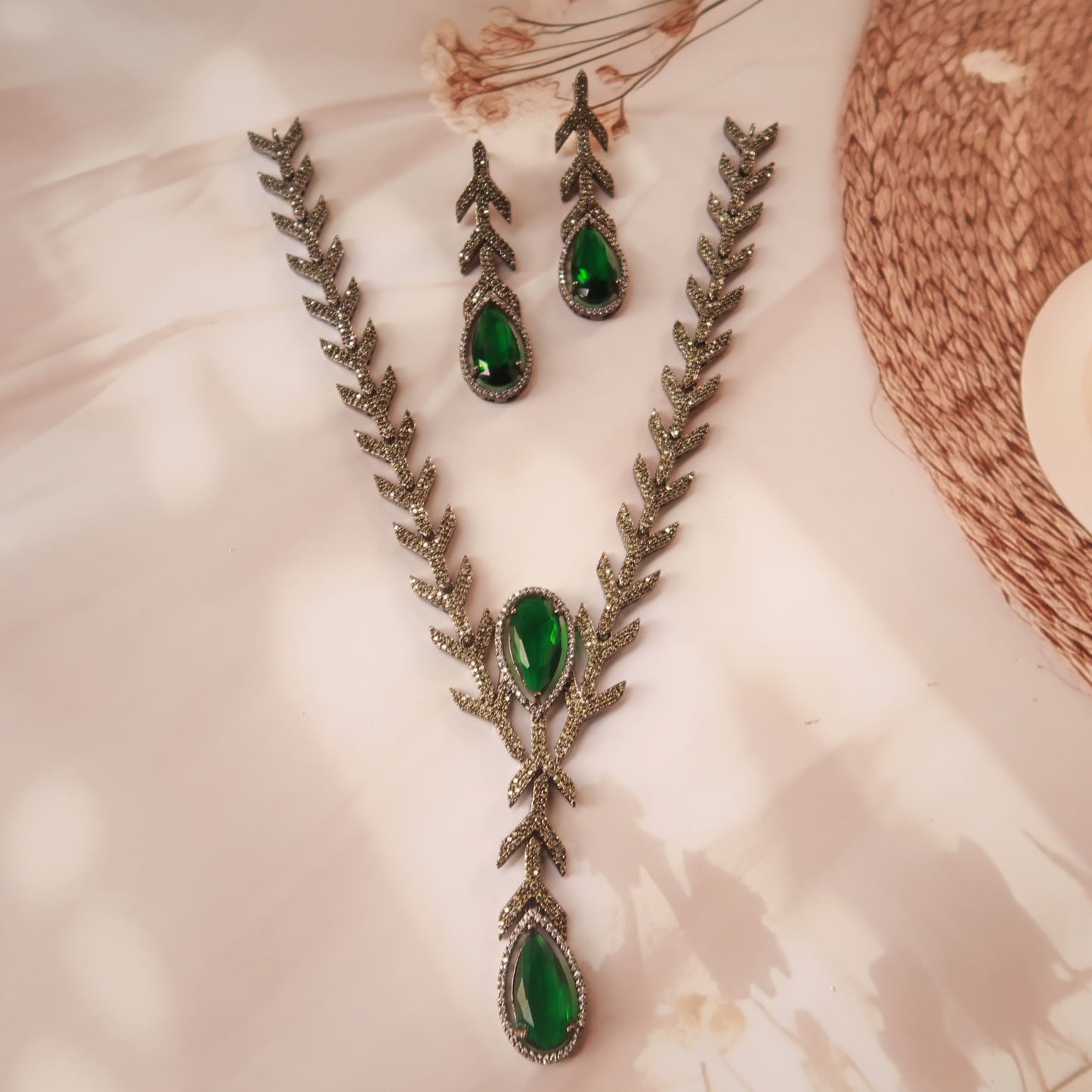 Leafy Droplet Long Set