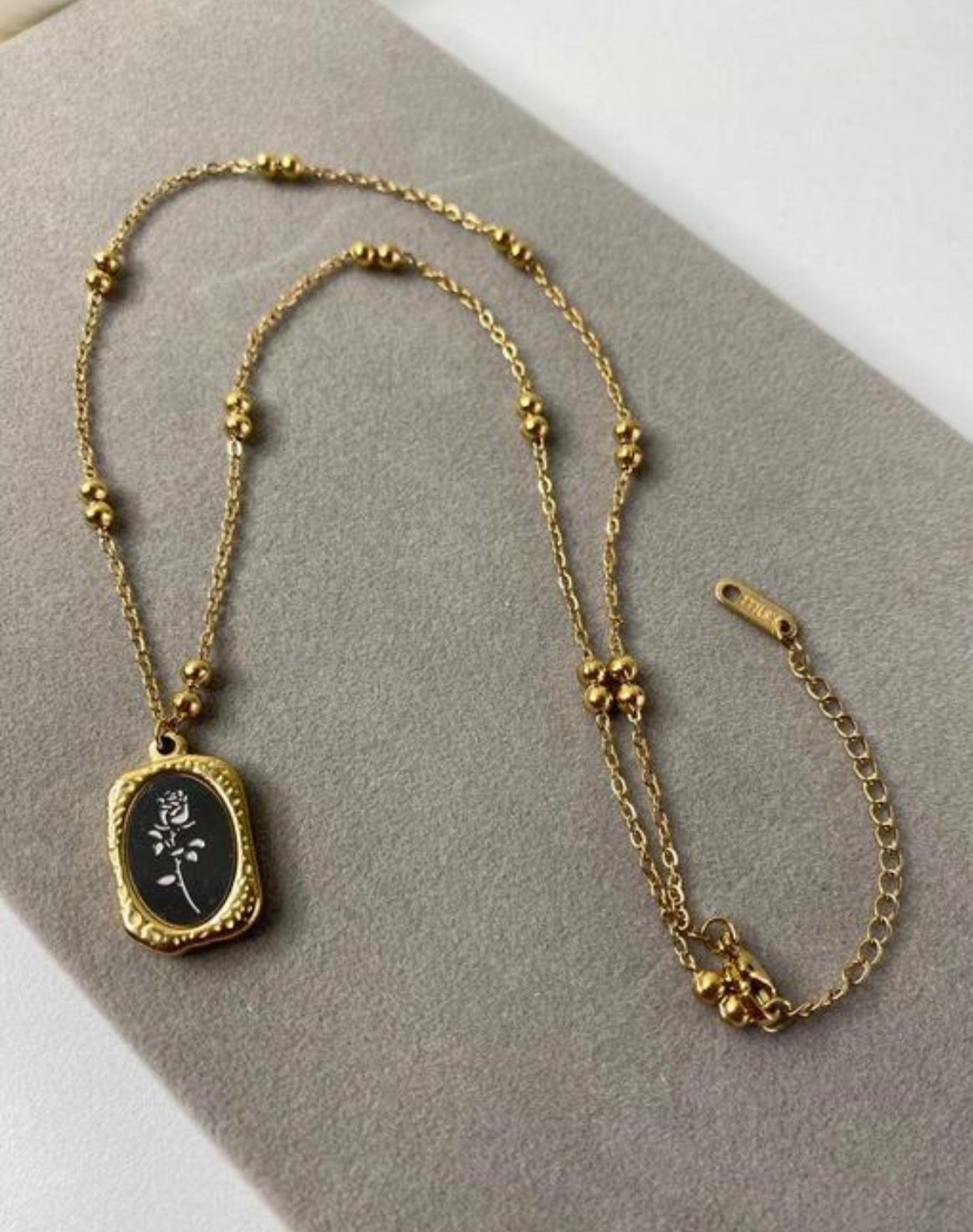 Vintage Rose Pendant Gold Necklace