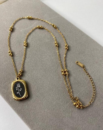 Vintage Rose Pendant Gold Necklace