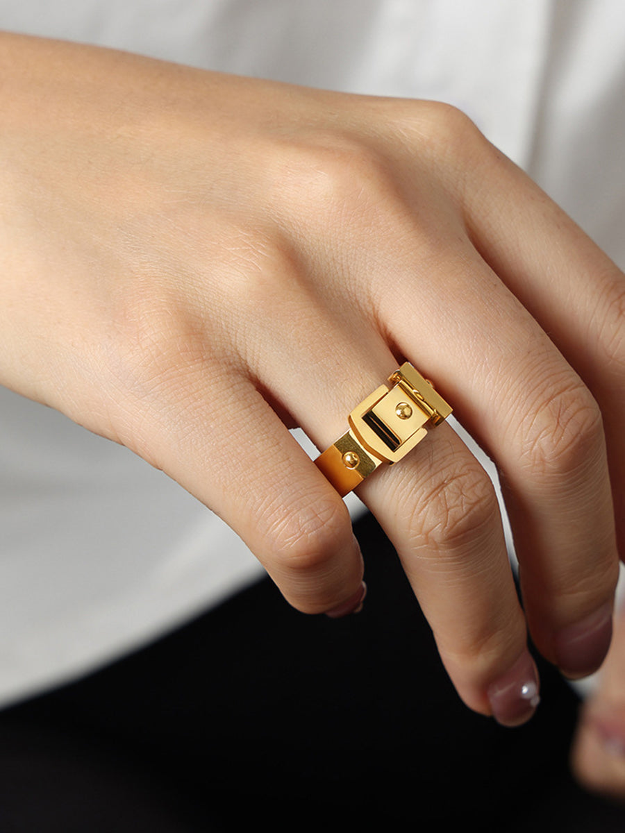 Buckle Elegance Ring