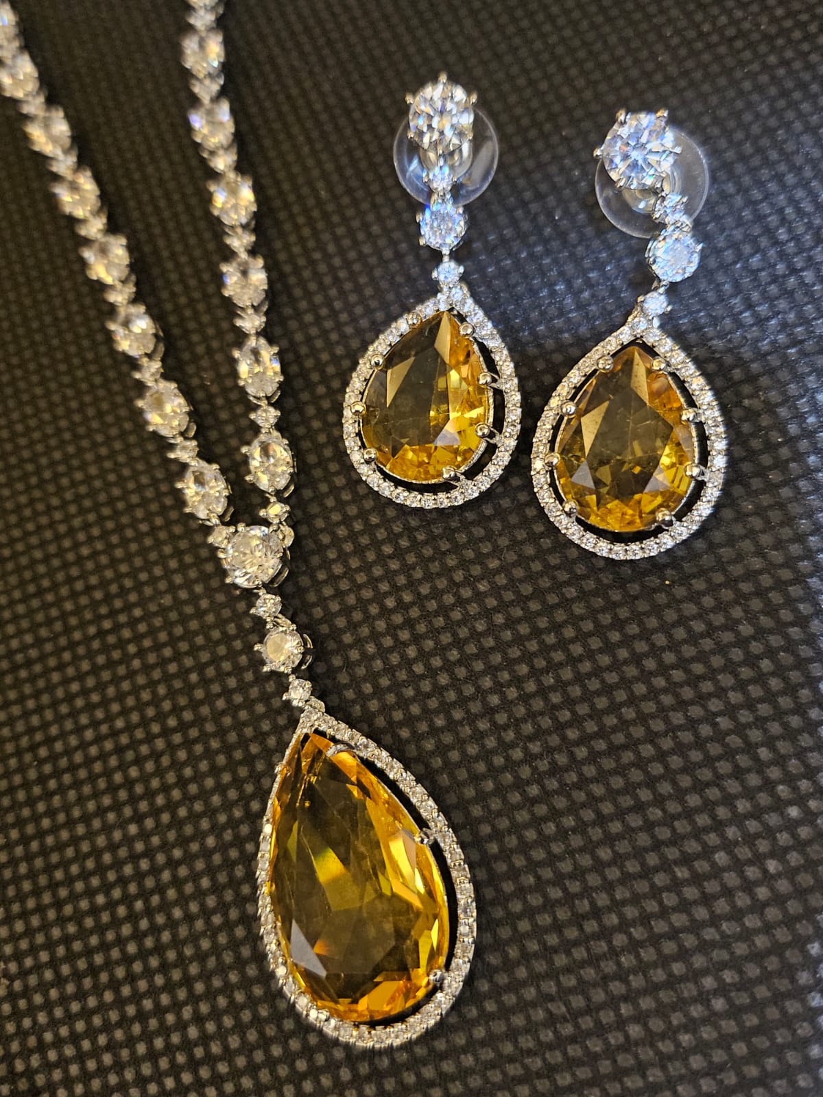 Radiance Teardrop Necklace Set