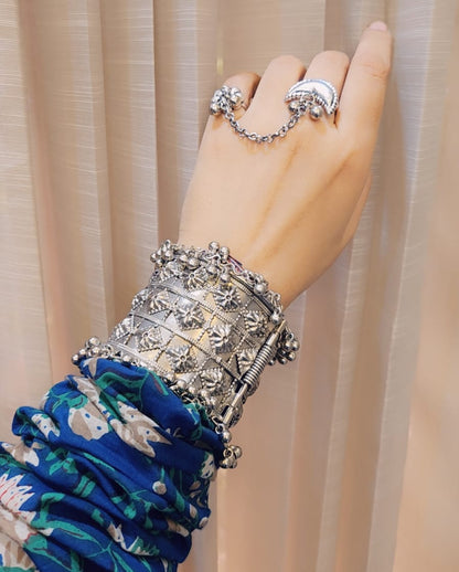 Oxidised Plated Openable Bangle