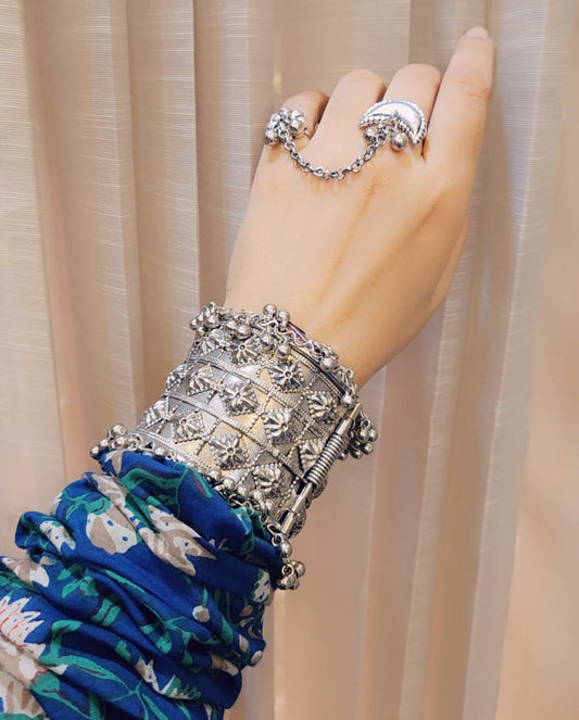 Oxidised Plated Openable Bangle