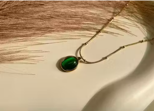 Emerald Glow Pendant Necklace