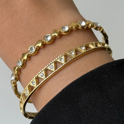 clover detail Anti Tarnish bangle