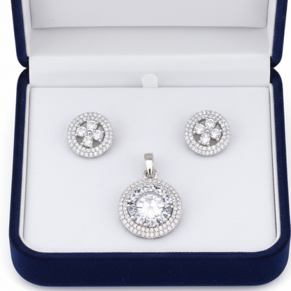 Pave flower diamond pendent set I With Chain