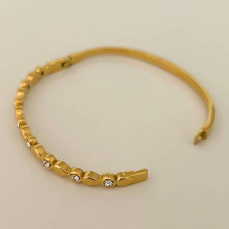 Leaf Detail Anti Tarnish bangle