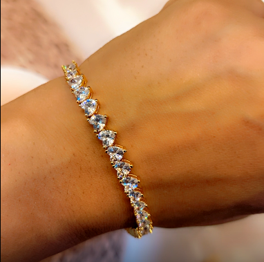 Heart Shaped Diamond Tennis Bracelet | 18K Gold Plating I WG