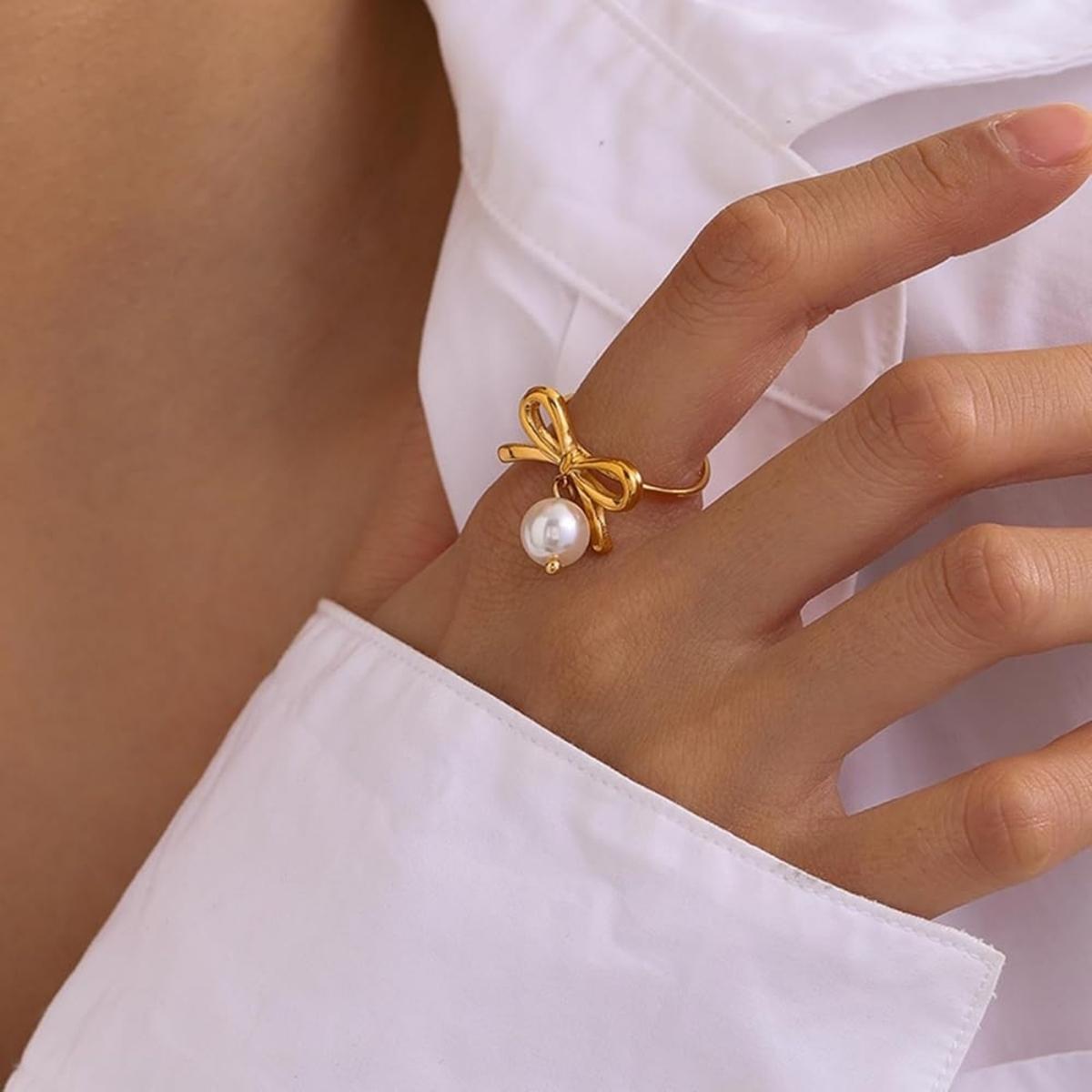 Golden Bow Pearl Ring
