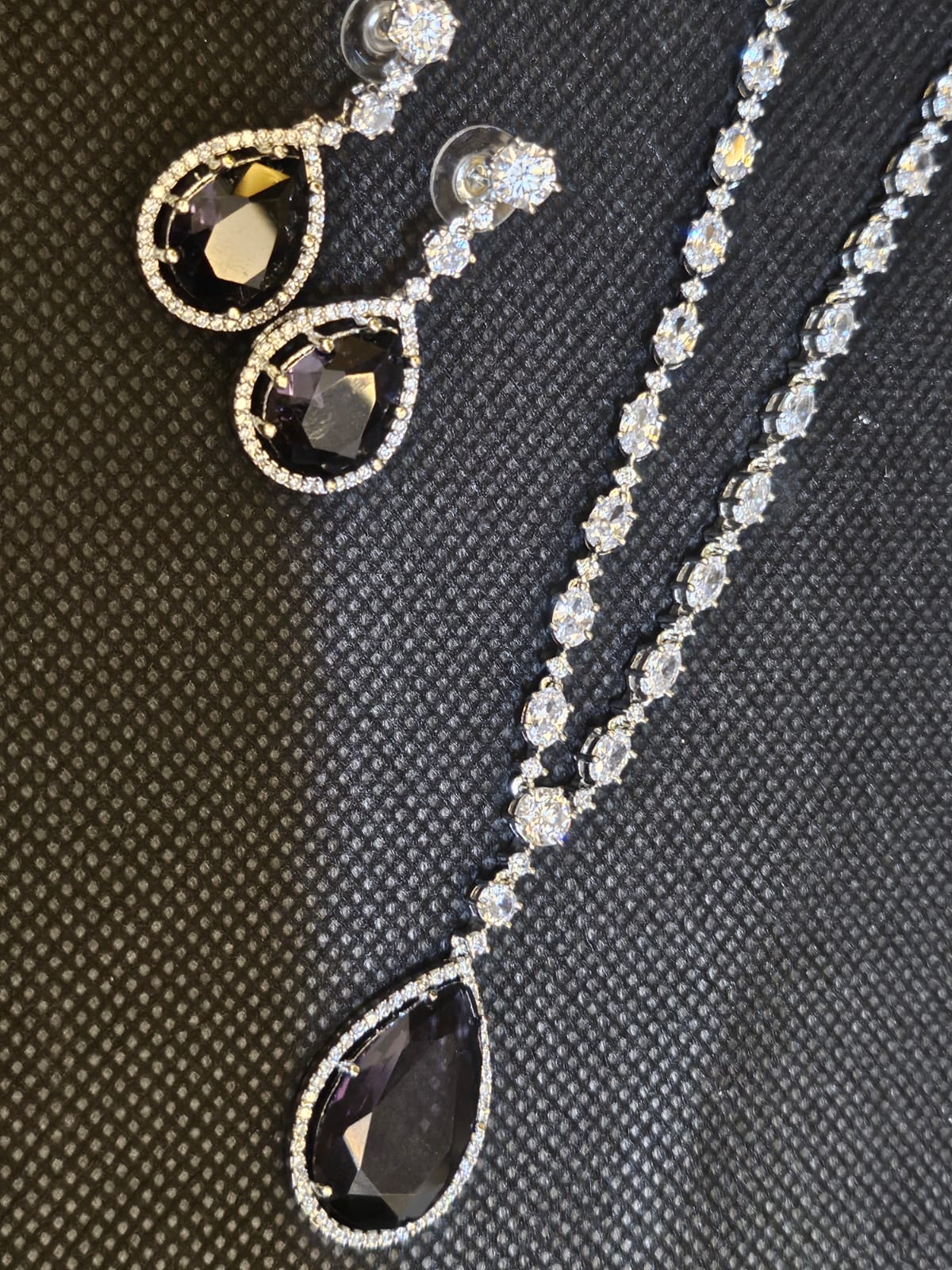 Radiance Teardrop Necklace Set
