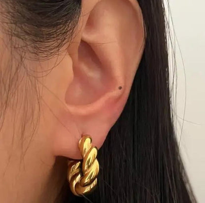 Gold swirl hoop earrings