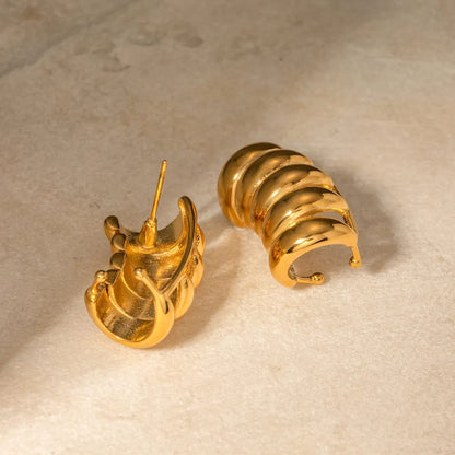 Ribbed Shine Ear Cuff Gold Earrings