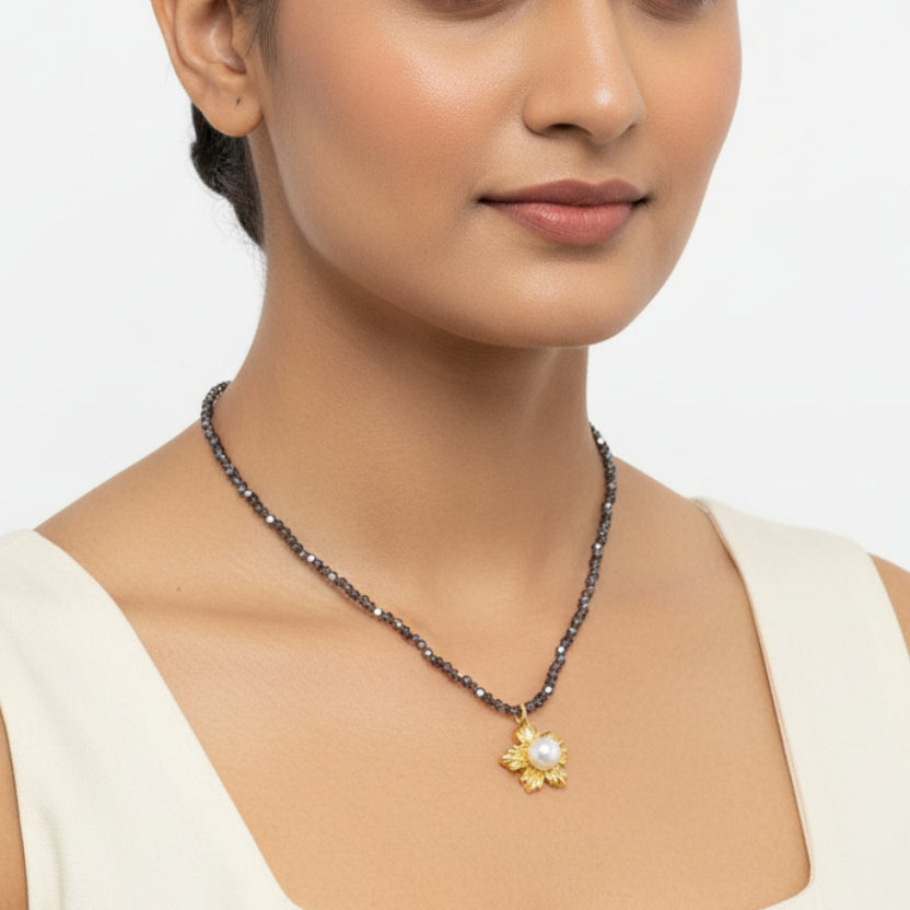 Pearl Gold-Plated flower pendent with beads chain
