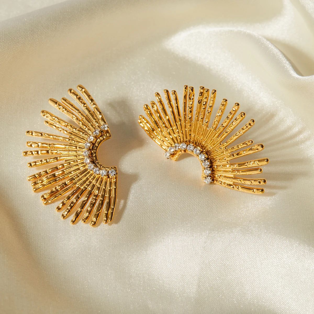 Sun Ray zirconia earrings:18K Gold Plated