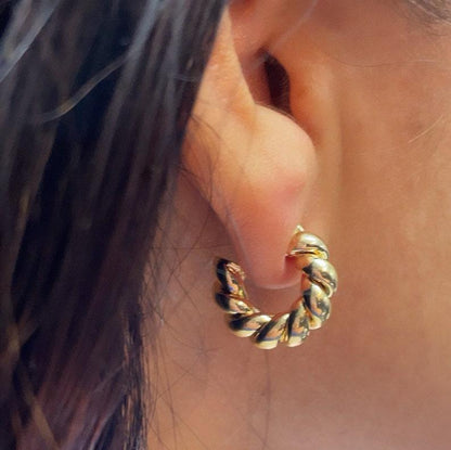 Gold swirl hoop earrings