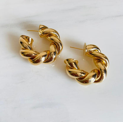 Gold swirl hoop earrings