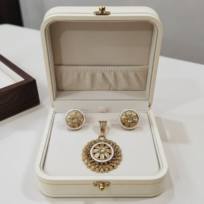Pearl Heritage Pendant Set