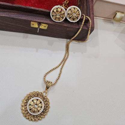 Pearl Heritage Pendant Set