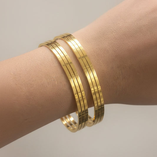 Plain gold bangle I Set of 3
