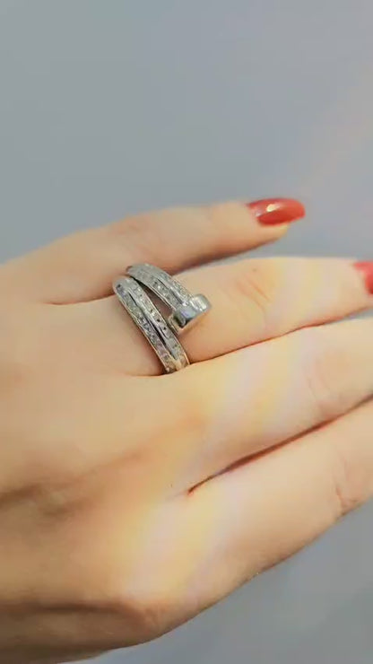 خاتم لف الإصبع على شكل برغي